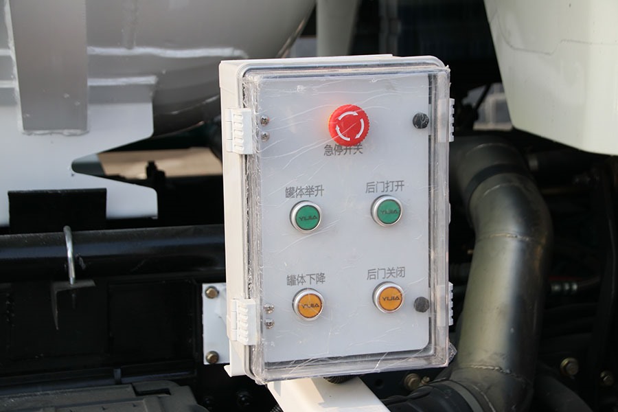 電動吸污車細節圖